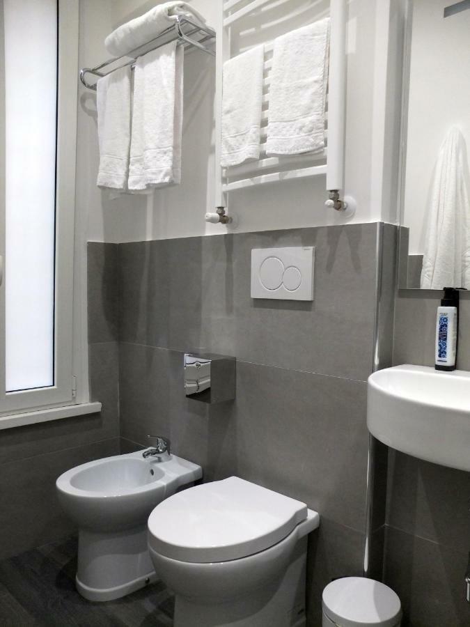 Astoria Golden Gate Hotell Rom Exteriör bild